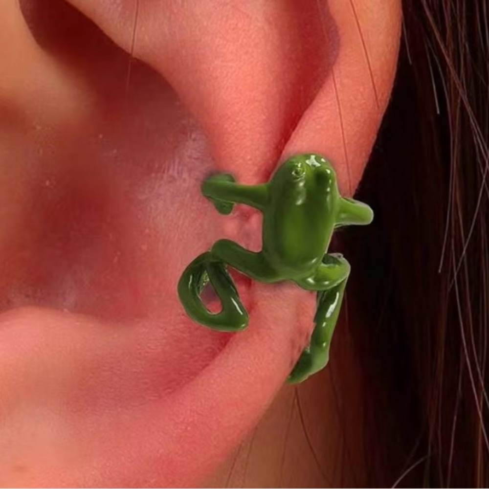 Frog 🐸 Ear Cuff